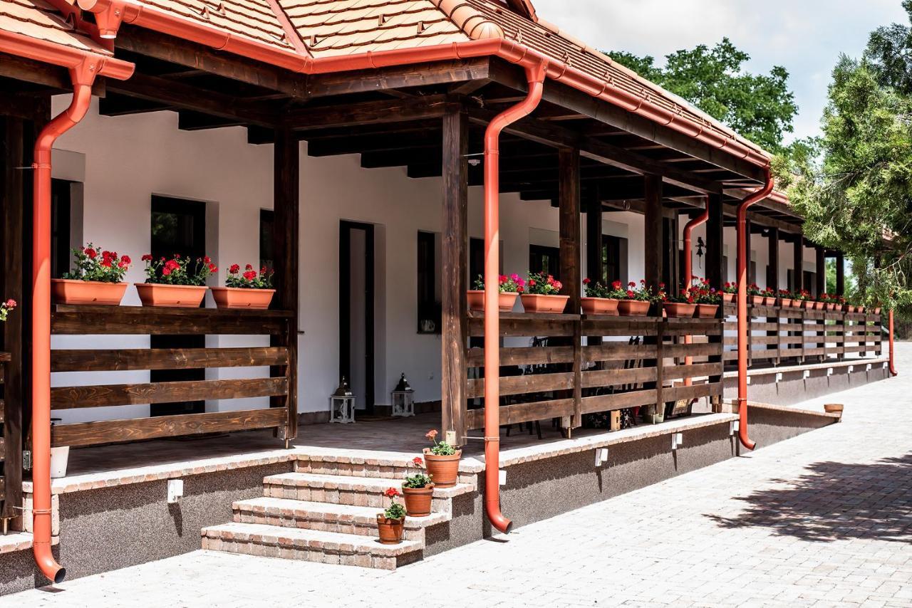 Boroka Vendeghaz Toalmas Hotel ภายนอก รูปภาพ