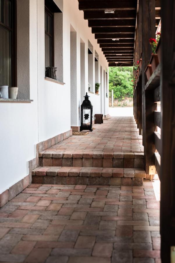 Boroka Vendeghaz Toalmas Hotel ภายนอก รูปภาพ