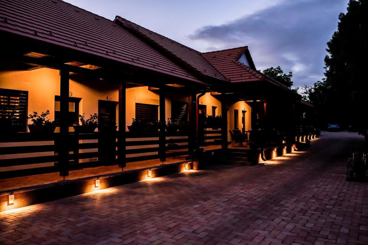 Boroka Vendeghaz Toalmas Hotel ภายนอก รูปภาพ